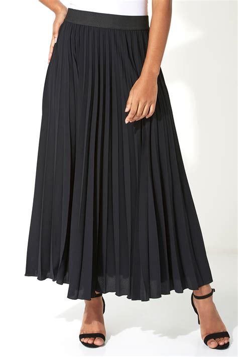 pleated skirts